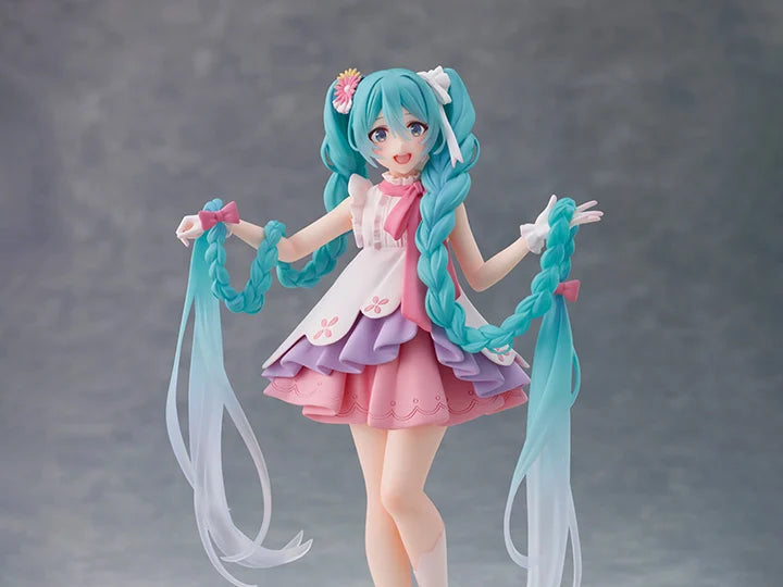 Hatsune Miku Wonderland Figure Rapunzel Art toy Taito