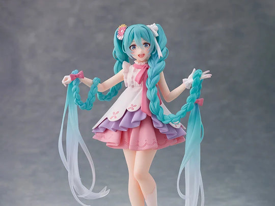 Hatsune Miku Wonderland Figure Rapunzel Art toy Taito