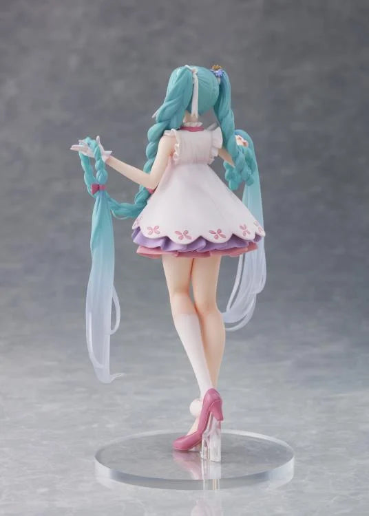 Hatsune Miku Wonderland Figure Rapunzel Art toy Taito