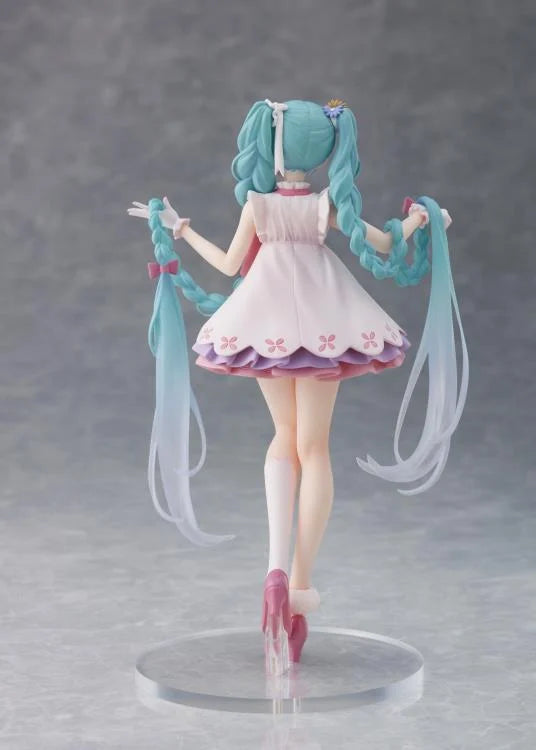 Hatsune Miku Wonderland Figure Rapunzel Art toy Taito