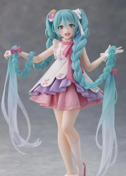 Hatsune Miku Wonderland Figure Rapunzel Art toy Taito