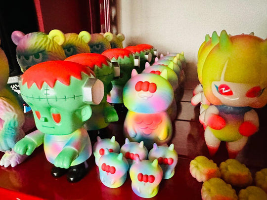 Neon Dream King Pacara (Matte) by Art Junkie x Bubble Wrapp Sofubi Art Junkie x Bubble Wrapp