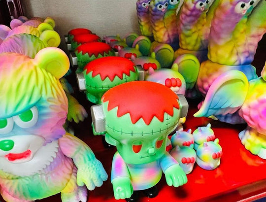 Neon Dream King Pacara (Matte) by Art Junkie x Bubble Wrapp Sofubi Art Junkie x Bubble Wrapp