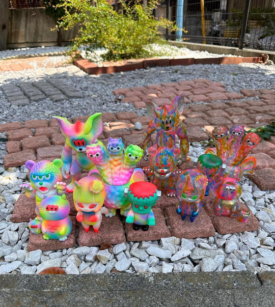 Neon Dream King Pacara (Matte) by Art Junkie x Bubble Wrapp Sofubi Art Junkie x Bubble Wrapp