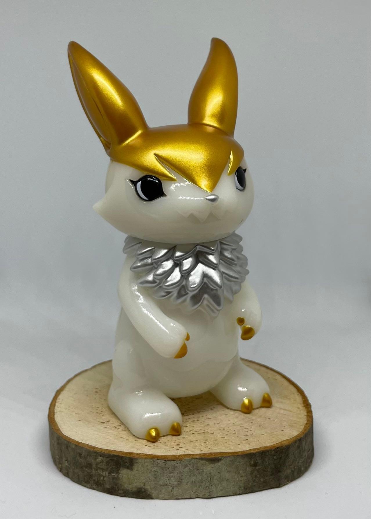 Gold Ear MIMILA by DEVILROBOTS Sofubi DEVILROBOTS